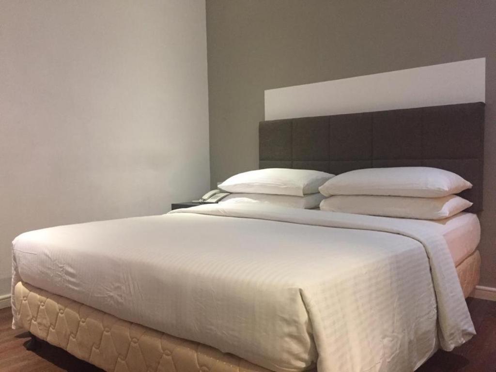 The Ardens Hotel - Austin Джохор Бахру Екстериор снимка